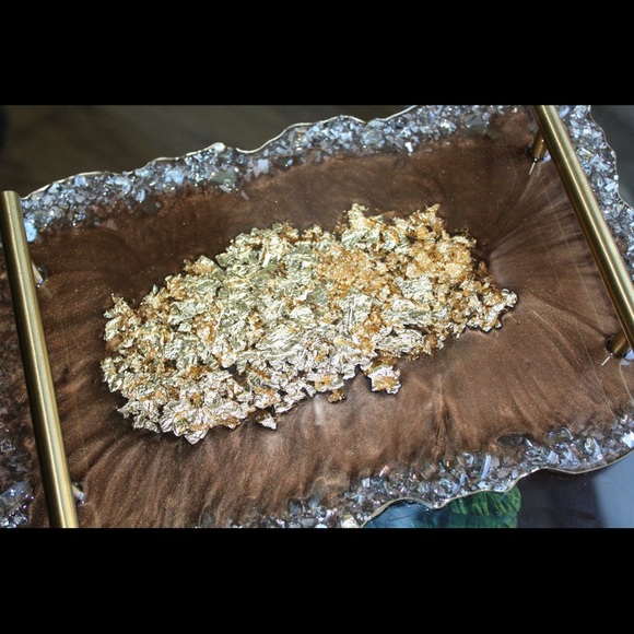 Handmade Brown Resin Tray With Handles And Coasters - Picture 4 of 13